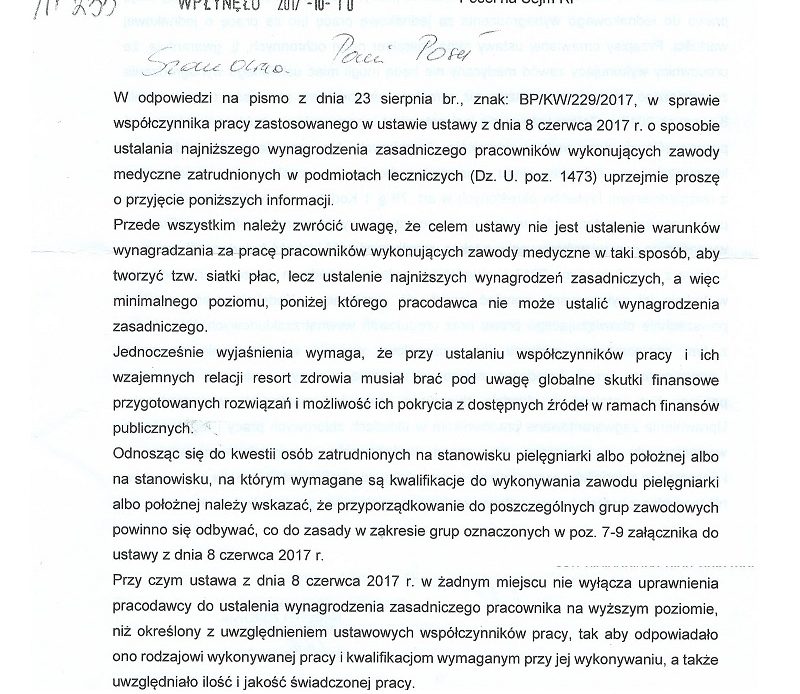 Pani wiceminister! Litości… Wiceminister zdrowia pani Szczurek-Żelazko odpowiada na pytanie dlaczego zrównano najniższe wynagrodzenie pielęgniarki oraz opiekuna medycznego. Z powodu braku merytorycznych przesłanek, pani wiceminister pisze o: globalnych skutkach finansowych rozwiązań płacowych i możliwości ich pokrycia z finansów publicznych.