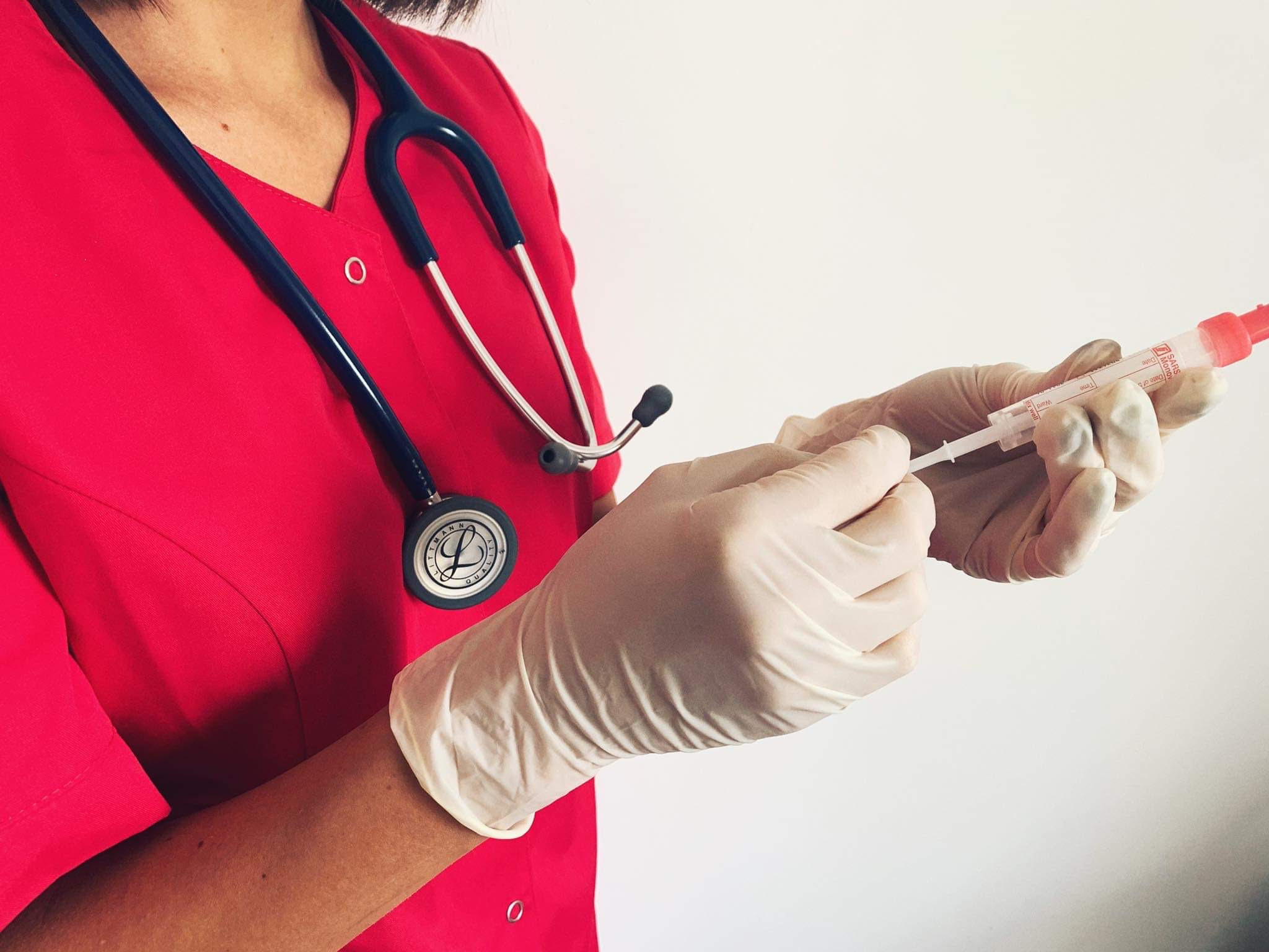 4 tys. pielęgniarek ciężko pracujących poza ustawą o wynagrodzeniach.