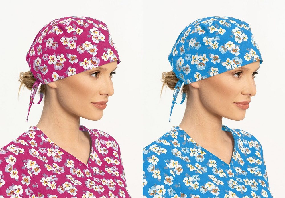 Duet idealny dla pielęgniarek – bluza medyczna i czepek.