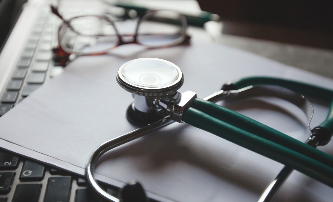 Cyfryzacja w systemie ochrony zdrowia – wnioski z badania opinii